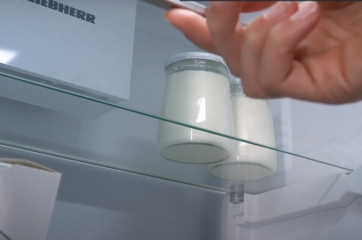 Liebherr Plus Separable glass shelf