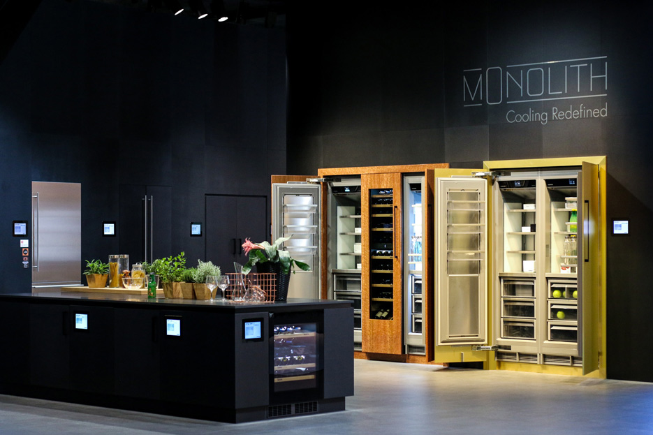 Европейская премьера линейки с успехом прошла в апреле на международной выставке кухонной мебели EuroCucina в Милане
