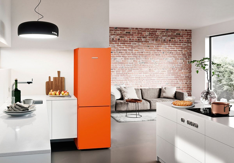 Оранжевые холодильники Liebherr