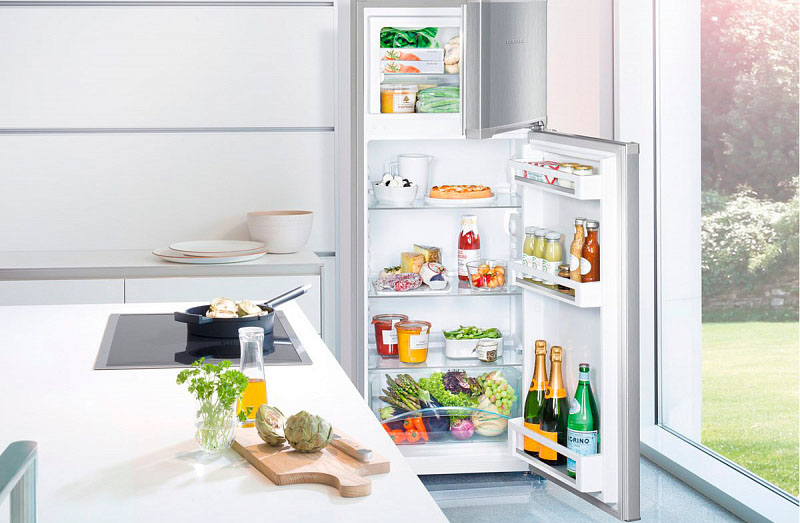 Серебристые двухкамерные холодильники Liebherr 